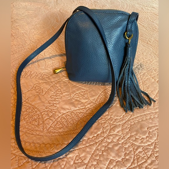 HOBO Handbags - SALE 🌸 HOBO ‘Nash’ crossbody purse